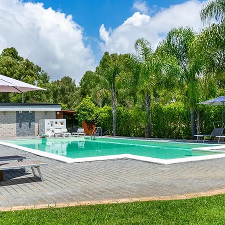 Casale Delle Ronde B&B 라티나